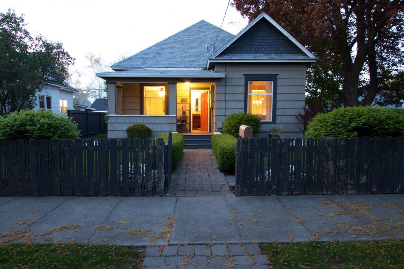 Locust St Cottage