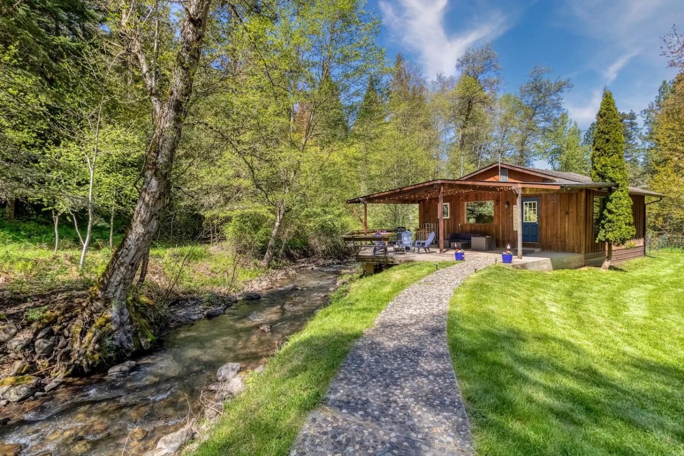 Biscuit Ridge Cabin